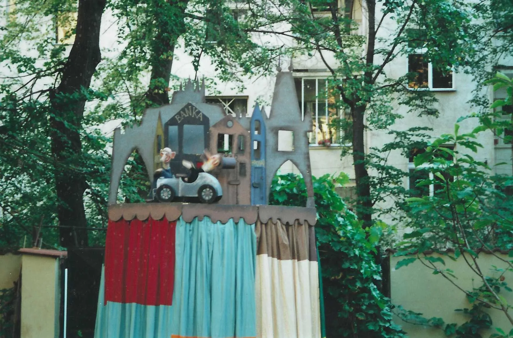 Oslava 80. výročí Říše loutek na zahradě